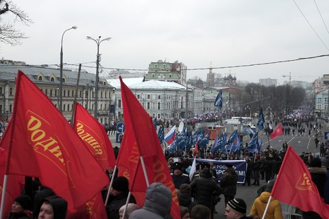Мощное шествие в поддержку русских на Украине прошло в Москве