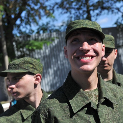 Более миллиарда рублей будет выделено на жилищные сертификаты военным до конца года