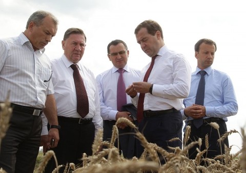 Медведев рассказал, что ждет российское село