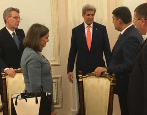Встреча премьера Украины и госсекретаря США началась в Киеве