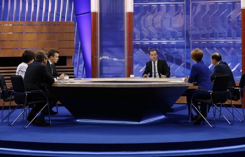 Разговор с премьер-министром: Дмитрий Медведев ответил на послание президента