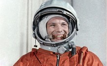 Первые в космосе: Президент поздравил работников отрасли с Днем космонавтики