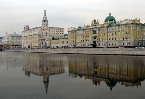 Новый облик Софийской набережной: Москва продает участок под элитное жилье