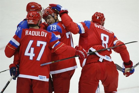 Российские хоккеисты победили сборную Словакии и теперь сыграют с Норвегией