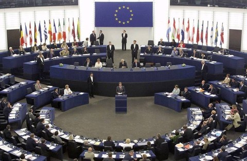 Тренд на дискриминацию: В Европарламенте отменили пресс-конференцию «для русских»