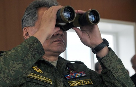 Сергей Шойгу призвал власти Крыма освободить командующего ВМС Украины
