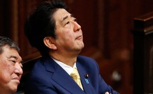 Историческое турне: Зачем премьер Японии летит в страны Средней Азии?