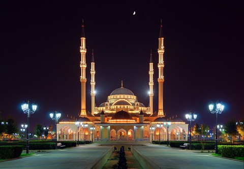 Мечеть Кадырова против Коломенского кремля