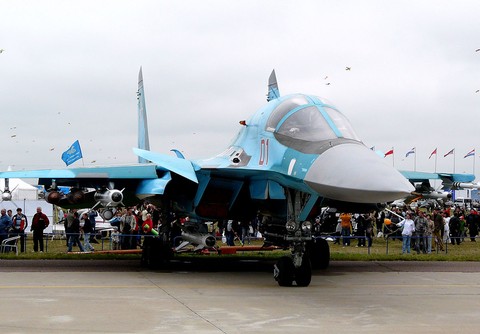 ВВС России получили первый серийный фронтовой бомбардировщик Су-34 