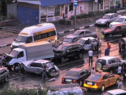 В Саратове произошло ДТП с участием почти 40 автомобилей 