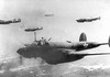 Советские бомбардировщики Пе-2 в боевом полете, Орловско-Белгородское направление, 1943 год.