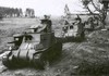 Рота американских танков М3с «Генерал Ли», поставлявшихся в СССР по ленд-лизу, выдвигается к переднему краю обороны советской 6-й гвардейской армии. Курская дуга, июль 1943 года.