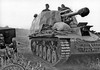 Немецкая 105-мм САУ «Веспе» (Sd.Kfz.124-Wespe) из 74-го полка самоходной артиллерии 2-й танковой дивизии Вермахта, рядом с брошенным советским 76-мм орудием ЗИС-3 в районе Орла.