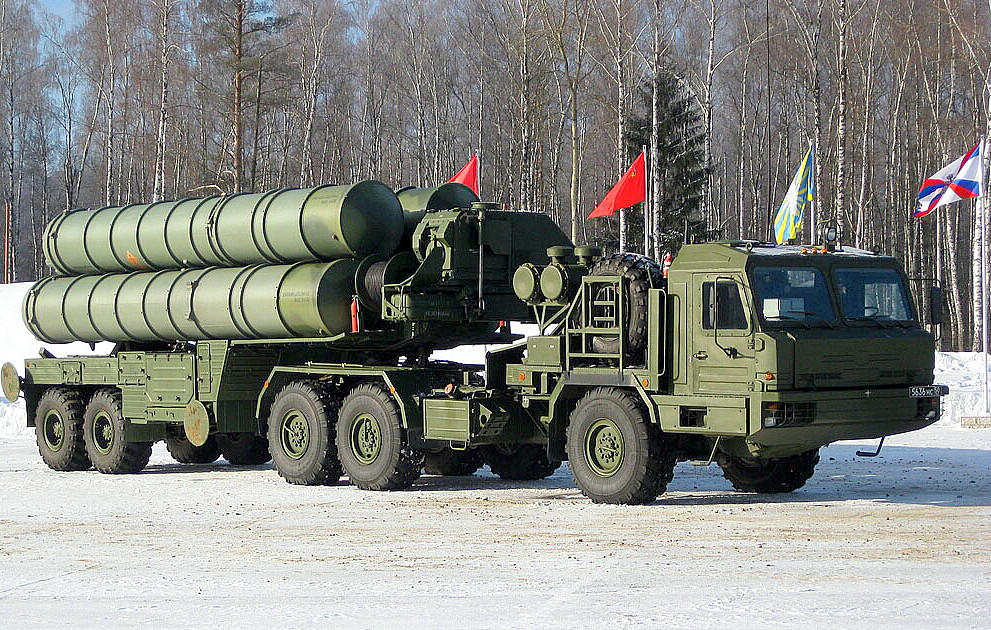 Пусковая установка ЗРС С-400 "Триумф". Фото st.otvaga2004.ru 