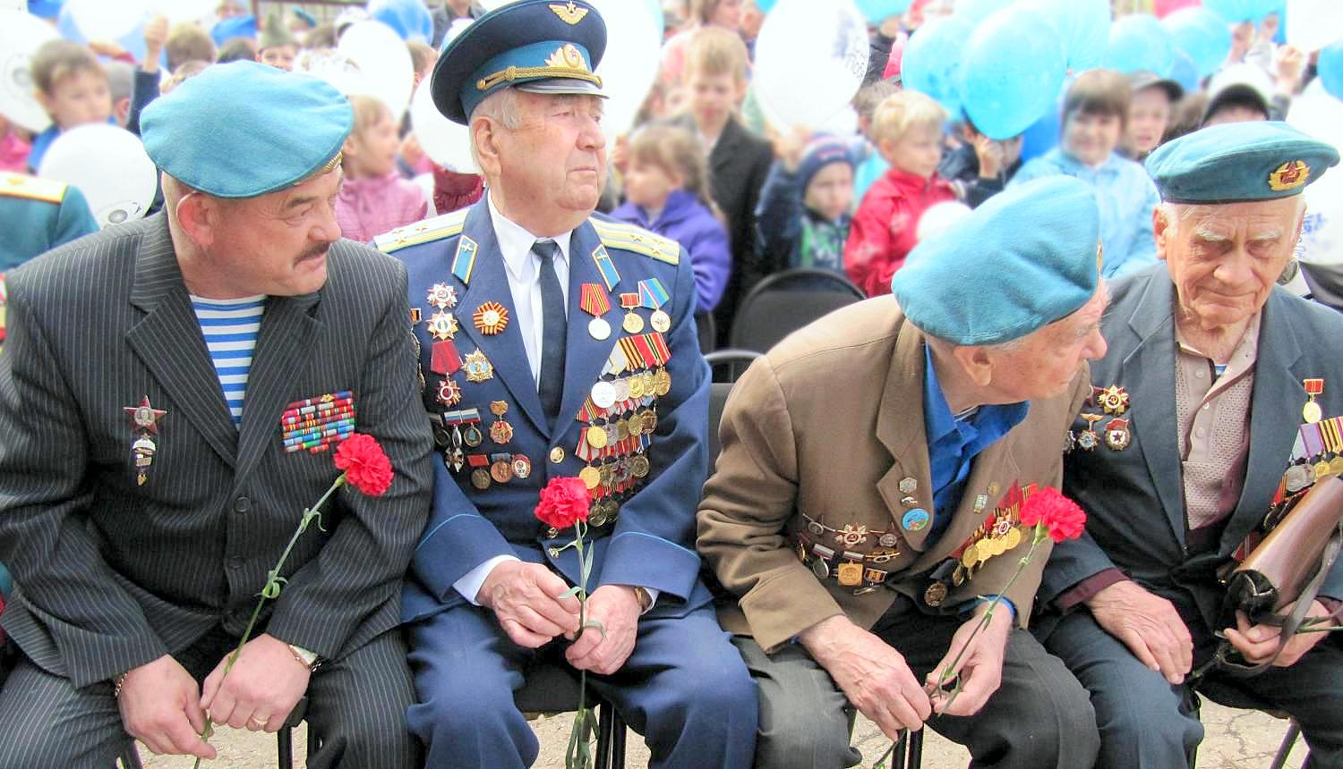 Не стареют душой ветераны ... Фото riamotor.ru