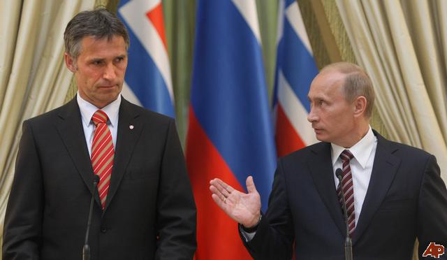 Йенс Столтенберг (слева) и Владимир Путин (справа). Фото www.mkd.mk