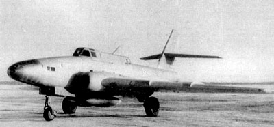  Прототип первого варианта самолета Ил-40 
